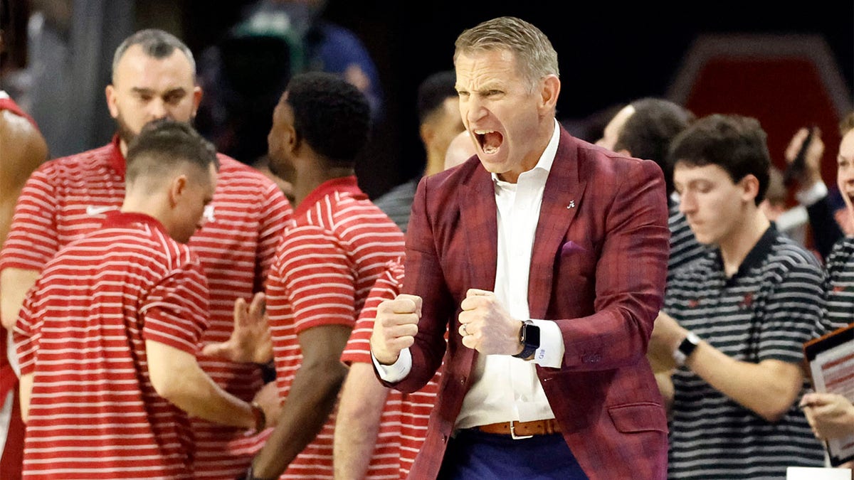 Nate Oats reacts during a game against Auburn