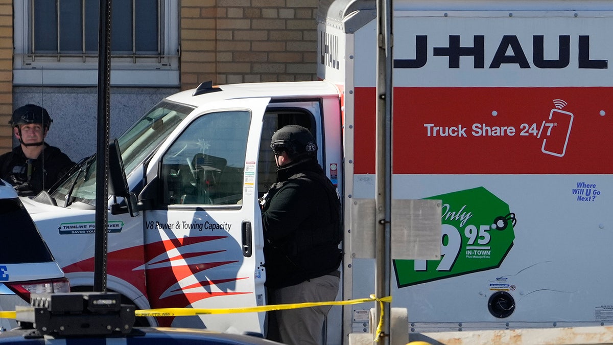 U-Haul inspected by bomb squad