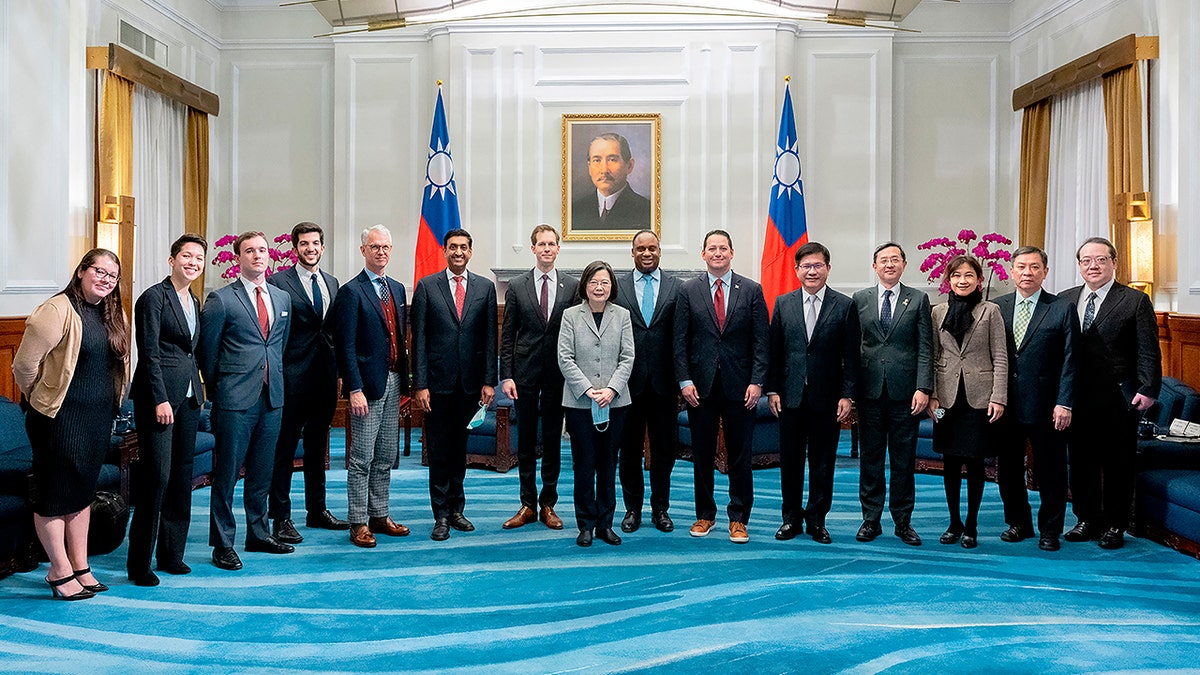 A U.S. delegation with Taiwan's president