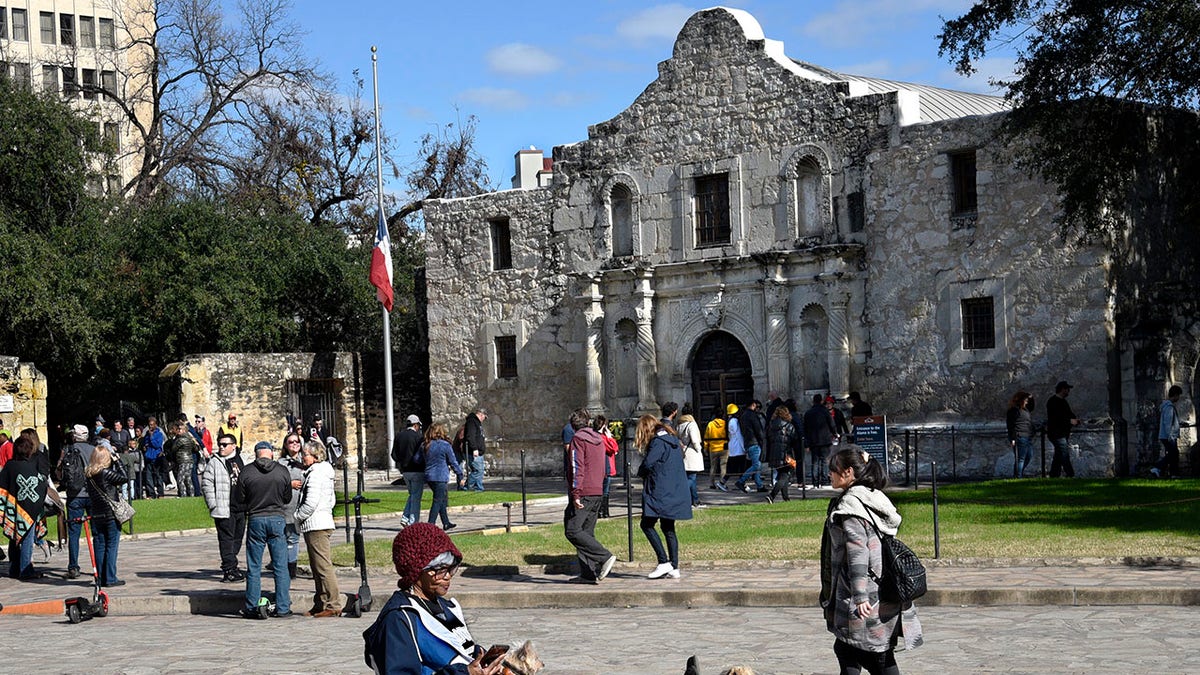 Modern scene of The Alamo