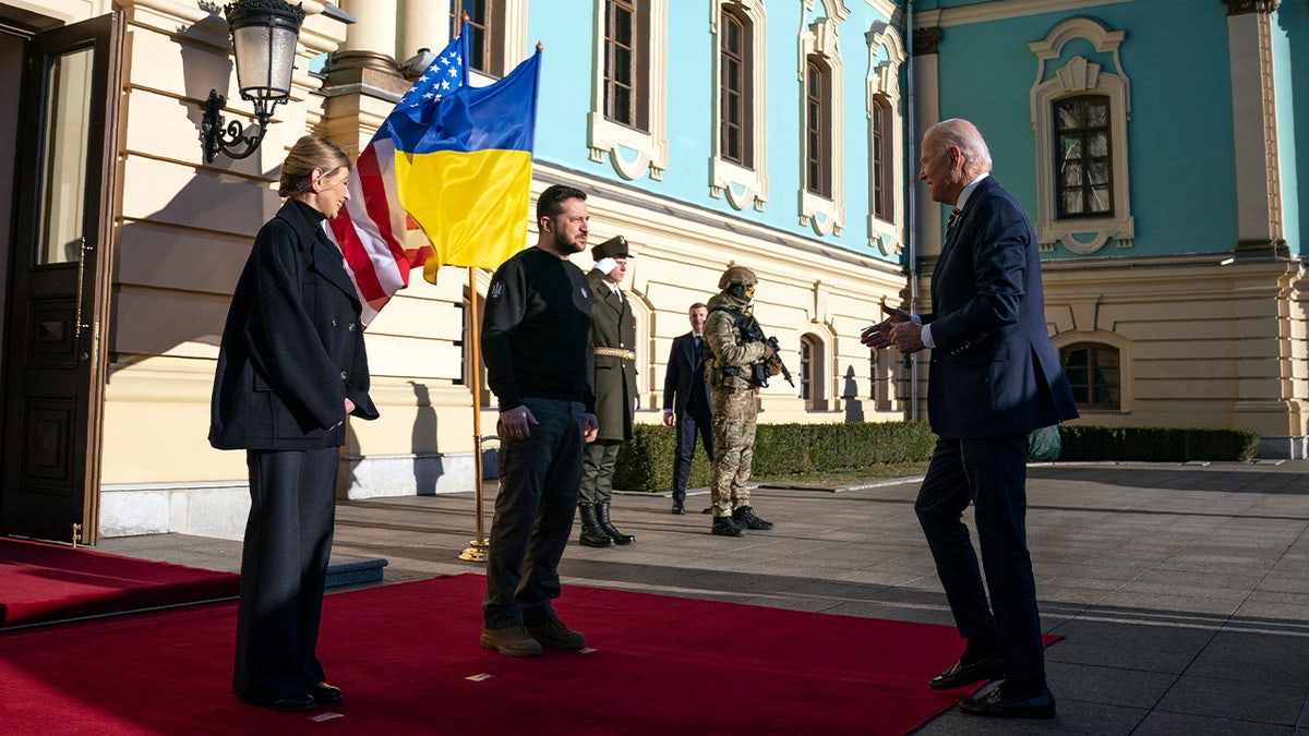 Biden meets Volodymyr Zelenskyy