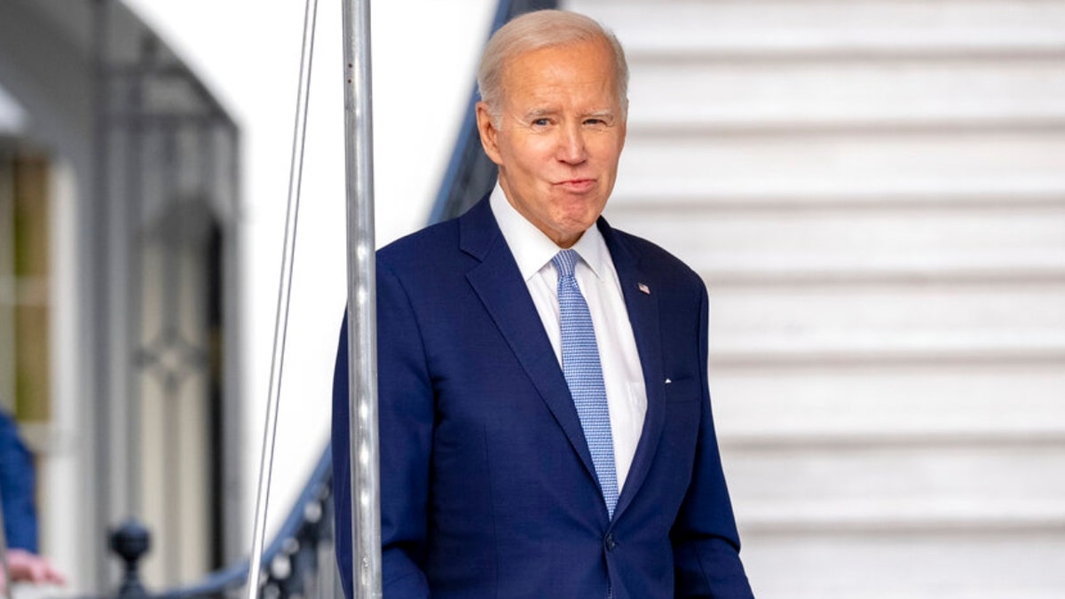 Ex-Obama Aides Say Age Is ‘very Real Issue’ For Biden, Who Sounds ...