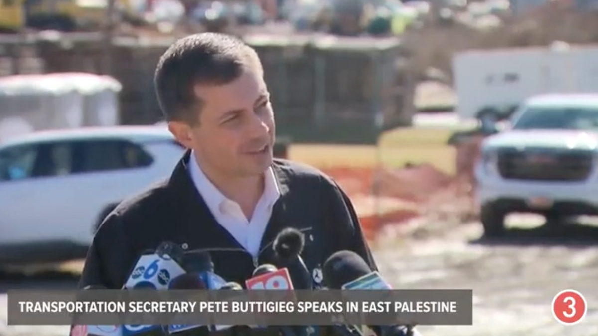 Buttigieg speaking outside