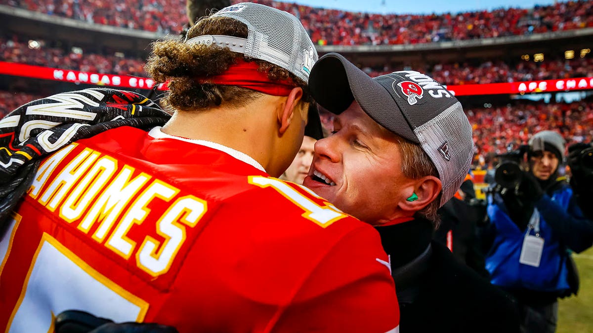 Clark Hunt greets Patrick Mahomes after winning the AFC Championship game