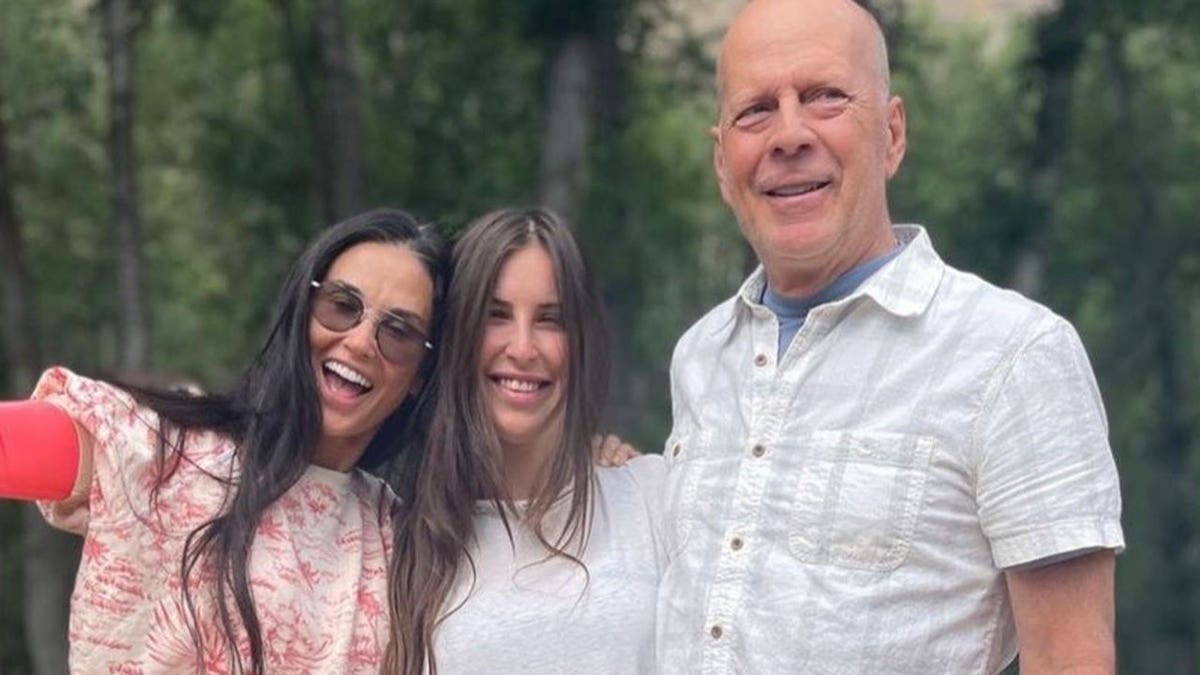 Demi Moore, Scout Willis and Bruce Willis