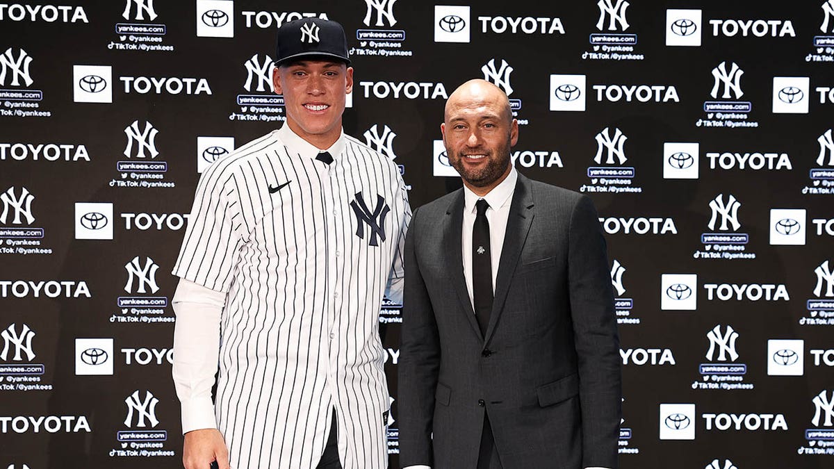 Yankees News: Derek Jeter joins FOX MLB broadcast team - Pinstripe Alley