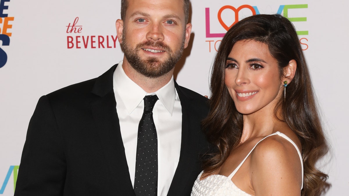 Jamie-Lynn Sigler and her husband Cutter Dykstra at a Race to Erase MS event