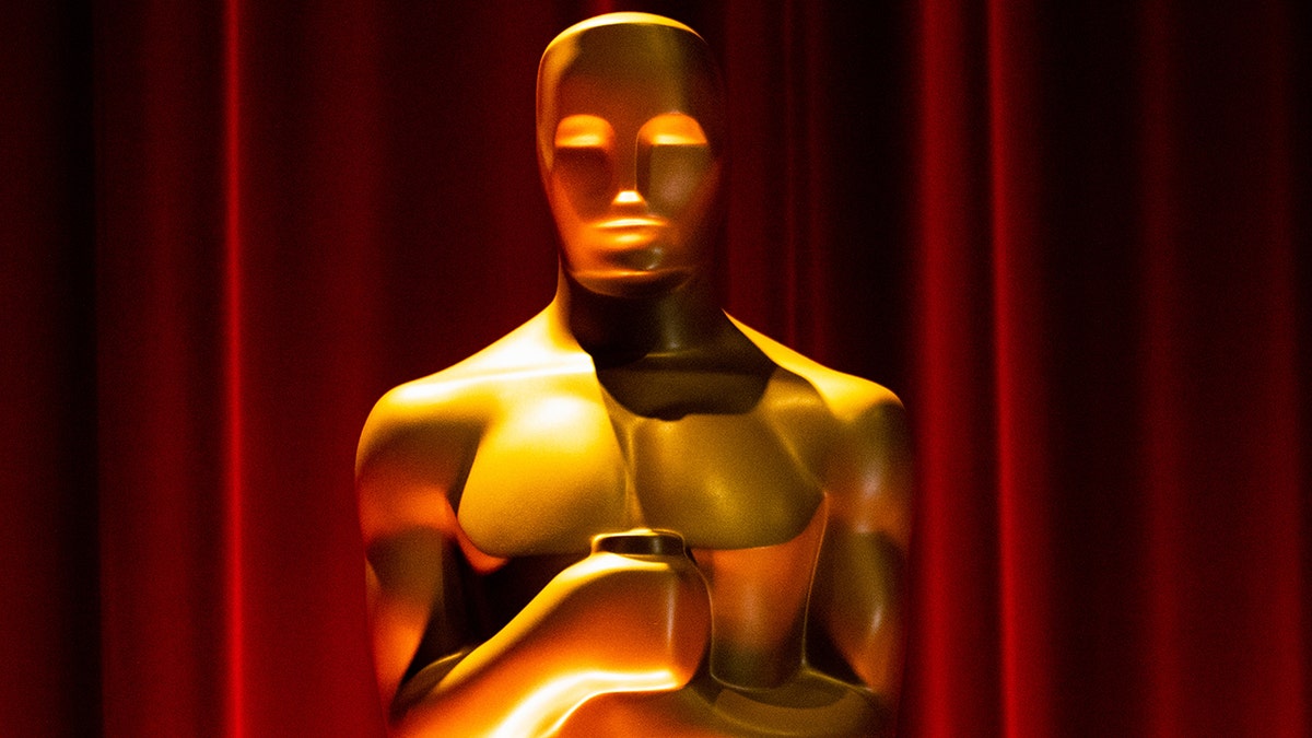 Academy Awards trophy statue