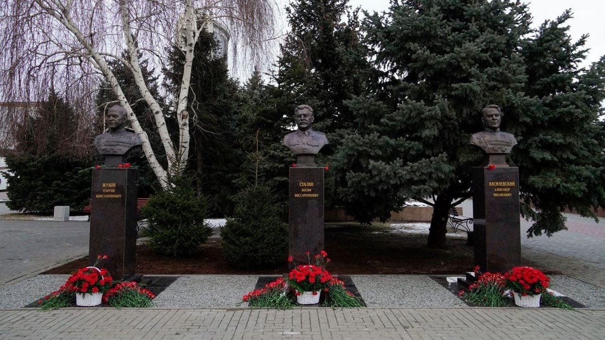 Bronze bust of Joseph Stalin,Georgy Zhukov, and Alexander Vasilevsky in Volgograd