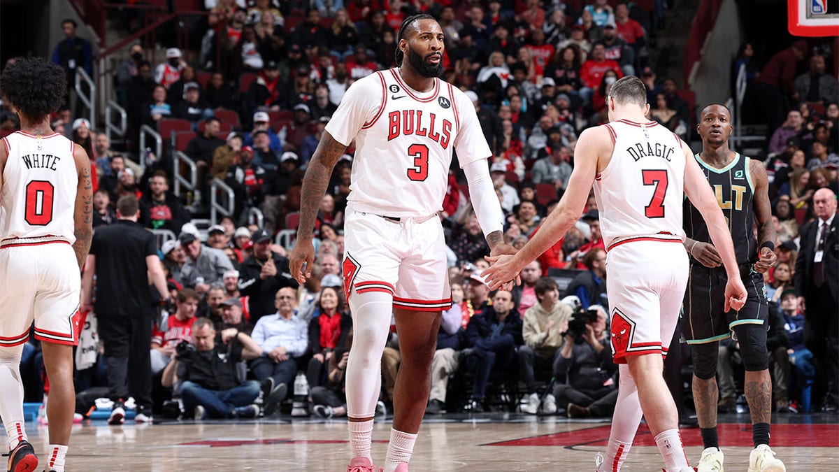 Bulls' Andre Drummond misses game after mental health post - ESPN