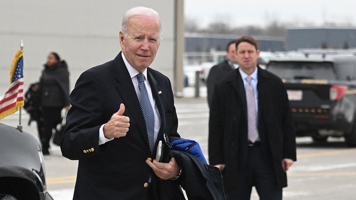 Joe Biden, thumbs up