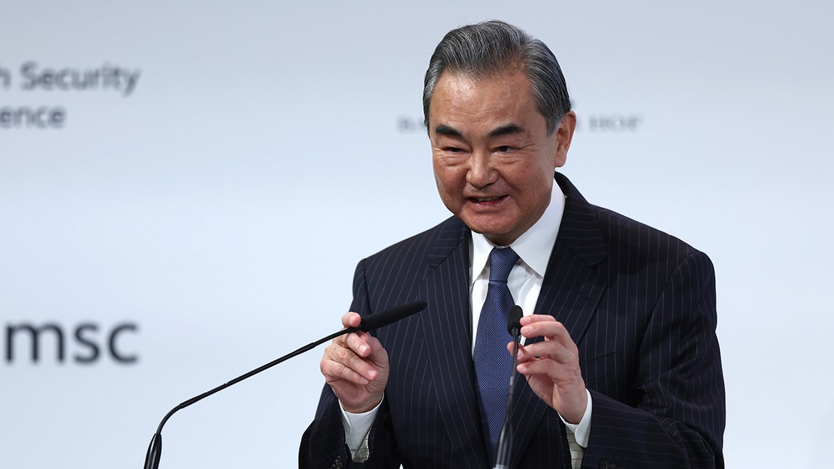 Wang Yi speaks in Munich