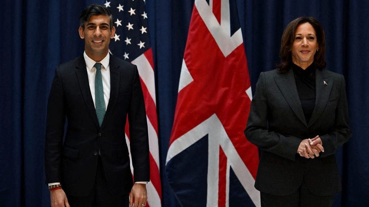 Vice President Kamala Harris poses with Britain's Prime Minister Rishi Sunak