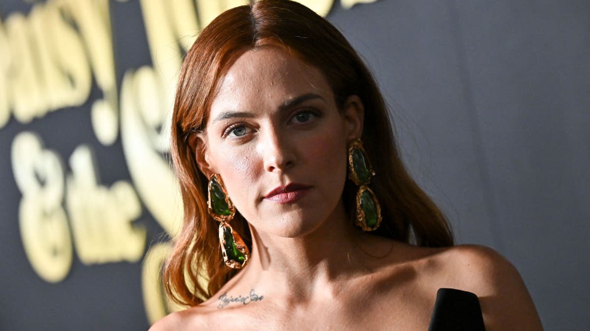 A photo of Riley Keough
