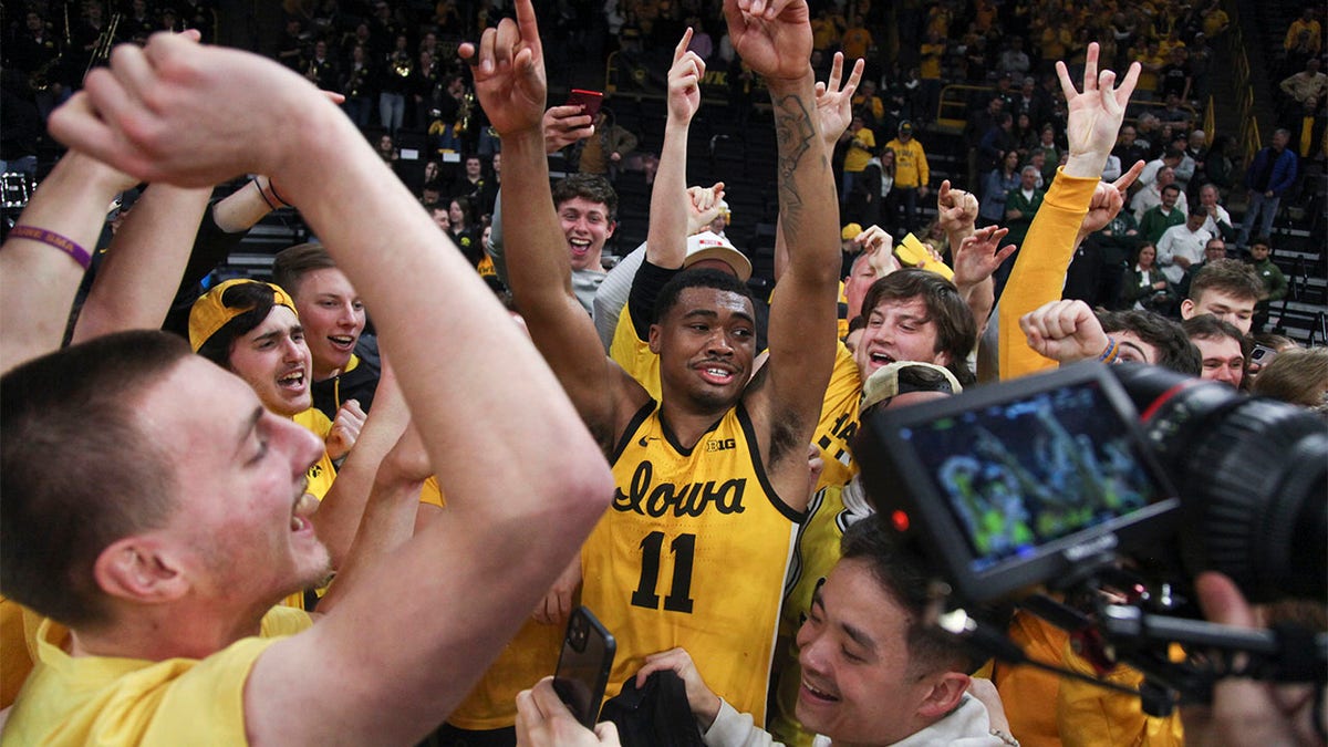 Iowa celebrates after beating Michigan State