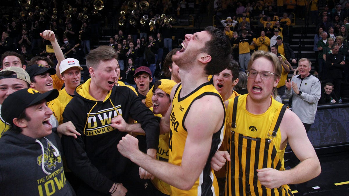 Iowa celebrates after beating Michigan State