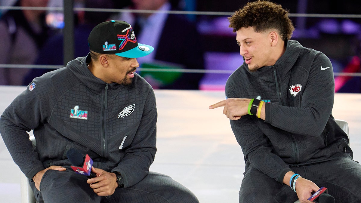 Jalen Hurts and Patrick Mahomes talking ahead of Super Bowl