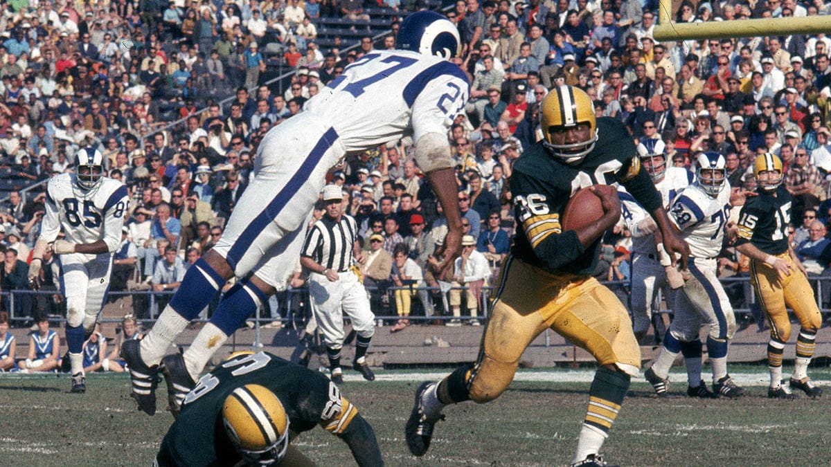 Irv Cross during an NFL game in 1967