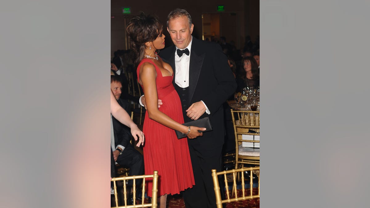 Whitney Houston and actor Kevin Costner