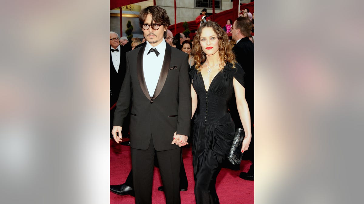 Johnny Depp and Vanessa Paradis at the 2008 Academy Awards