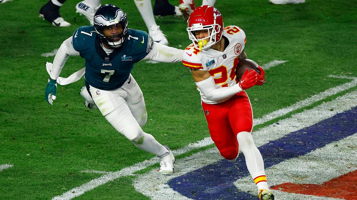 Super Bowl LVII: NFL Blaming Chiefs and Eagles for Super Bowl Turf