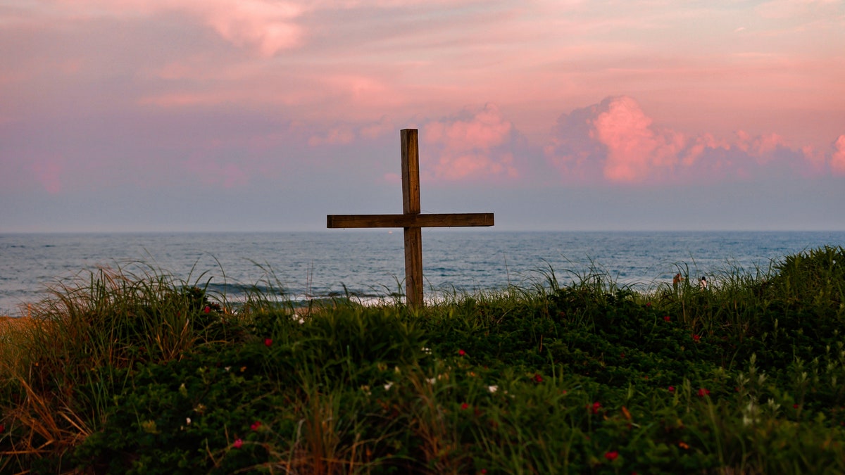New Jersey shore town offers boardwalk in shape of the cross