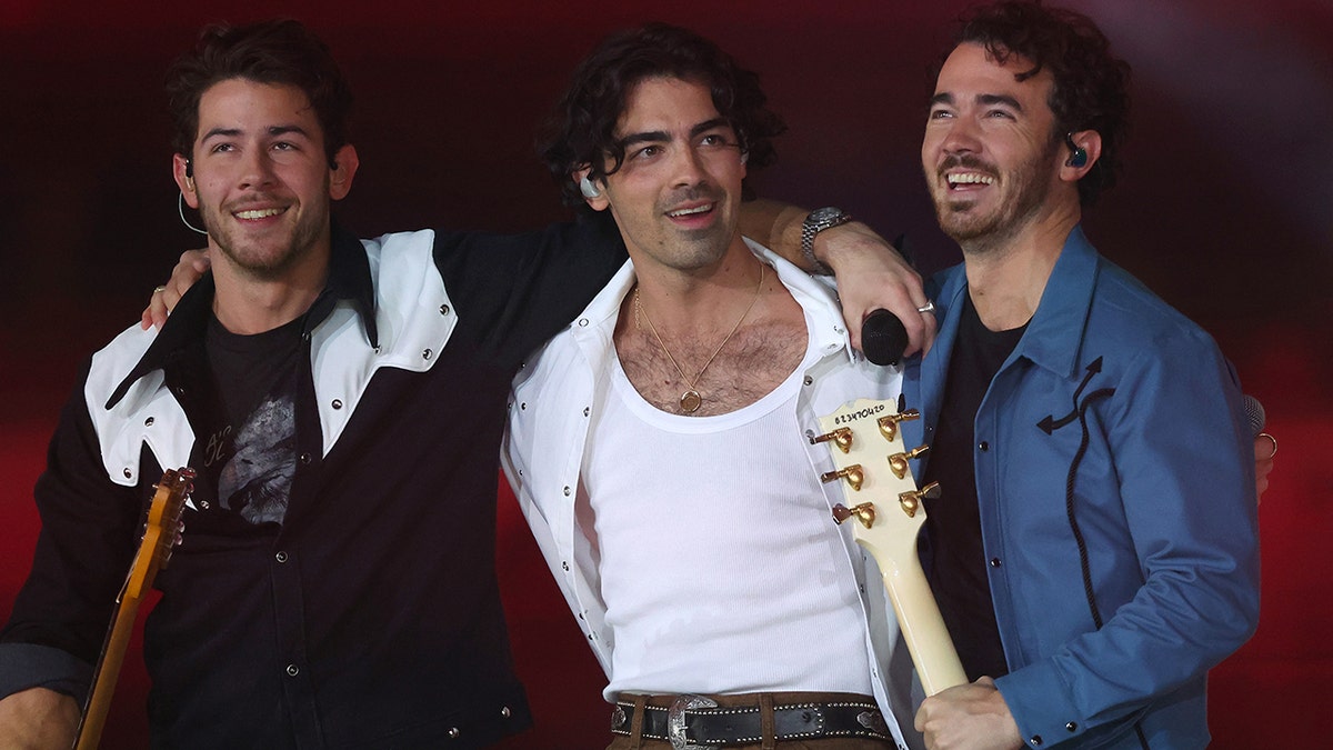 Jonas Brothers on Walk of Fame star, joke about their kids following in  footsteps: 'Who's paying for therapy?
