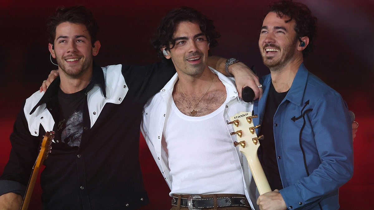 Kevin and the Jonas Brothers in Arlington, Texas