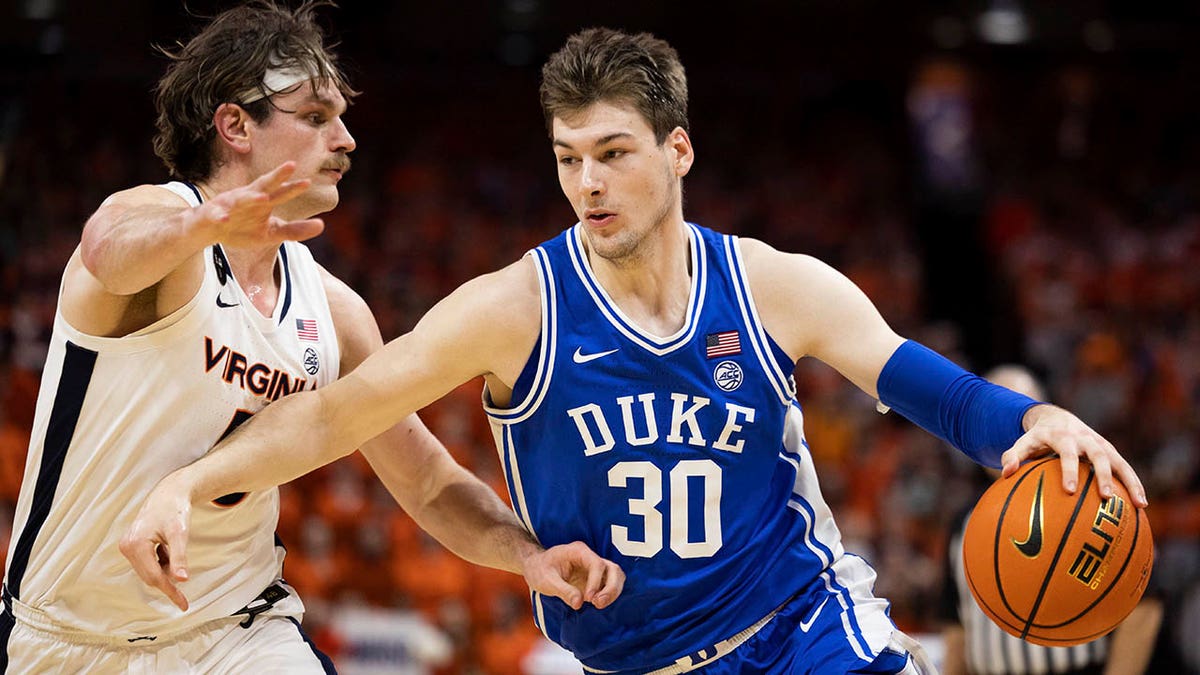Duke fumes as crucial foul call vs. Virginia gets waved off; Cavaliers win in overtime