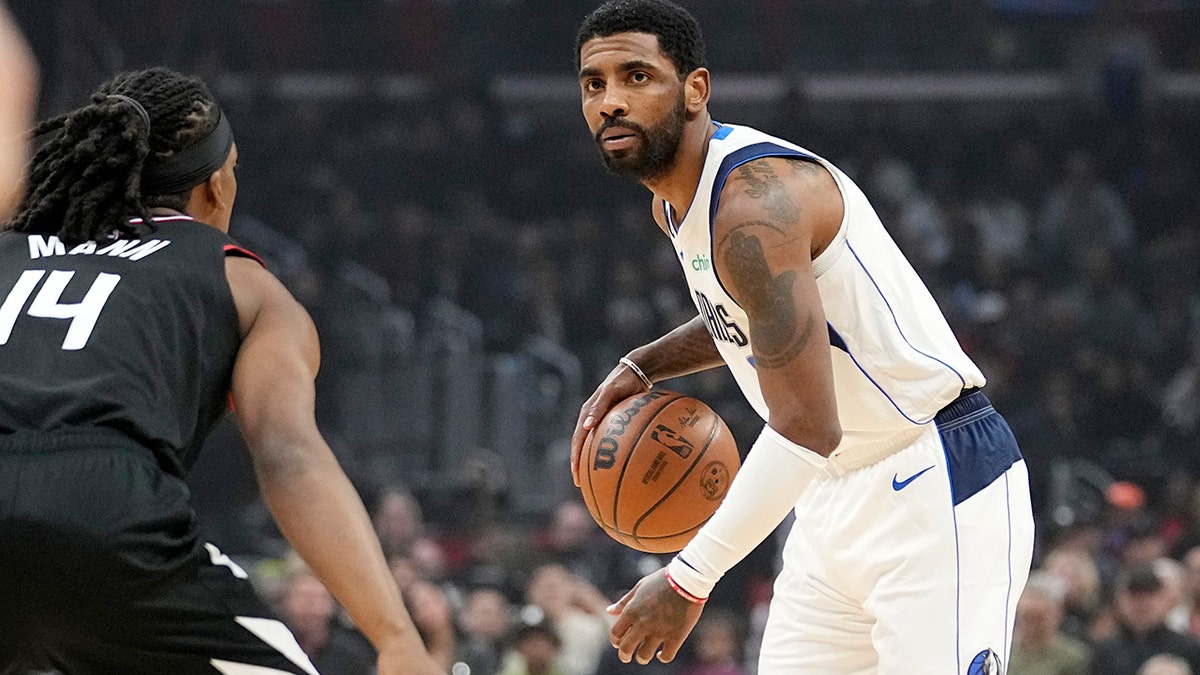Kyrie Irving claps back at Mavericks fans booing him: 'If the fans wanna  change places  be my guest