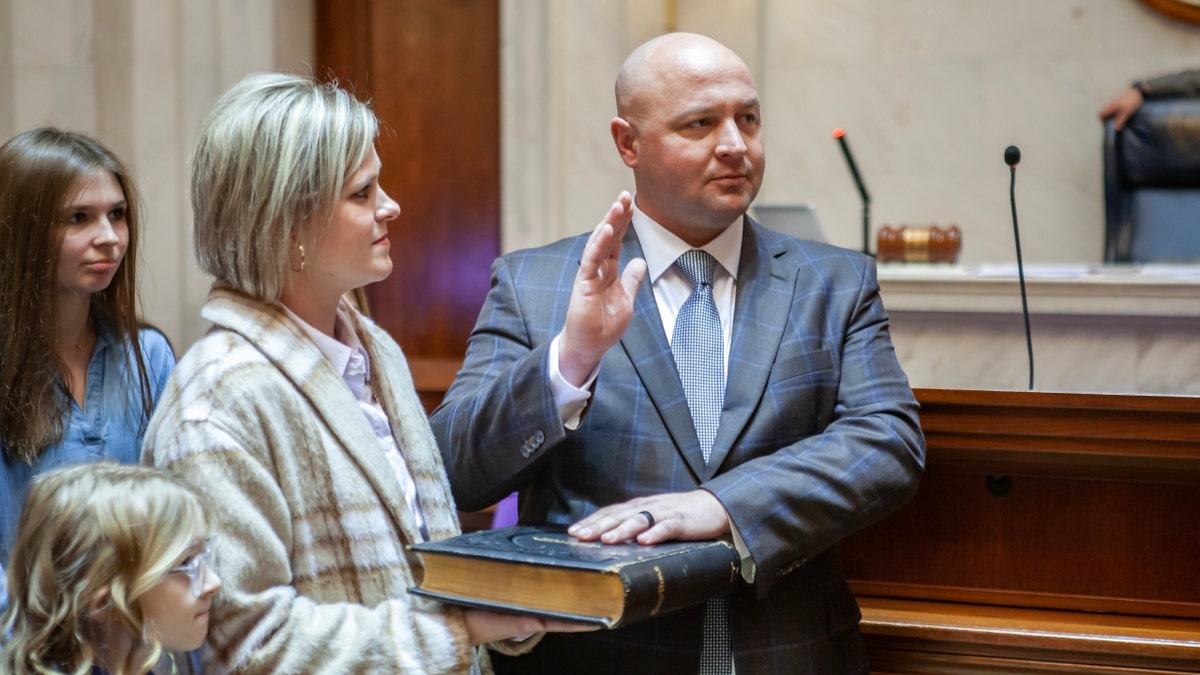 Arkansas state Sen. Matt McKee taking the oath of office