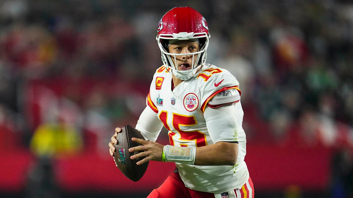 Chiefs win Super Bowl LVII; NFL world reacts to Mahomes' comeback