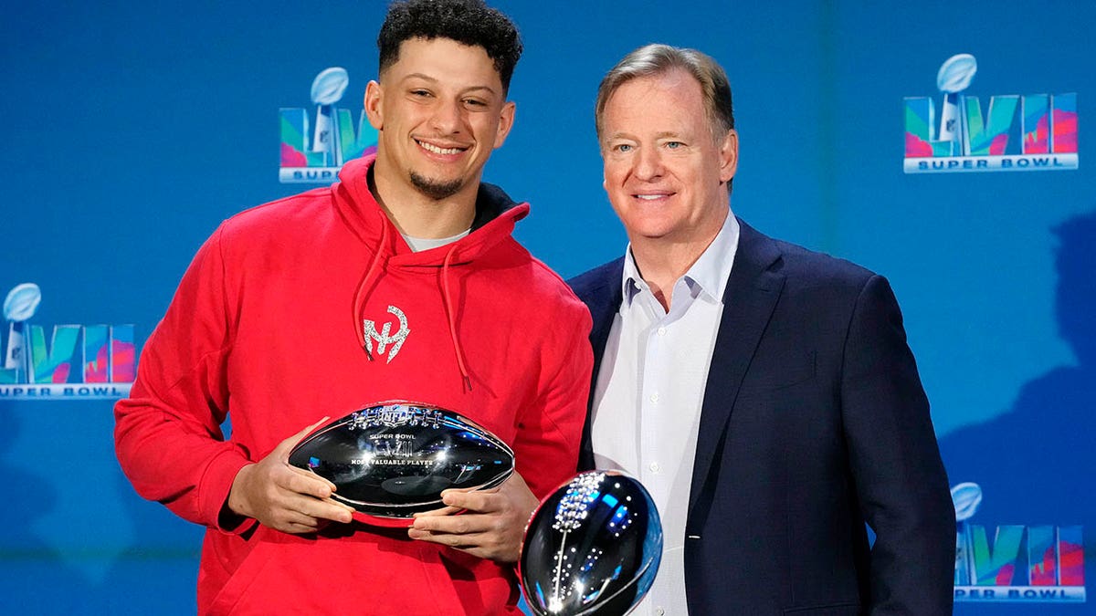 Patrick Mahomes and Roger Goodell