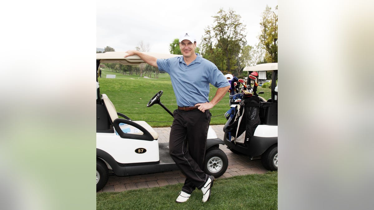 Seinfeld actor Patrick Warburton hits golf course