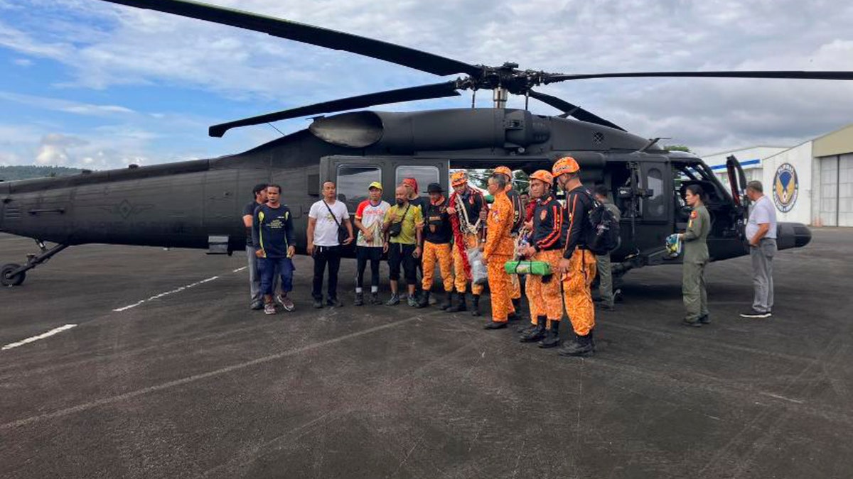 Philippines rescue crew