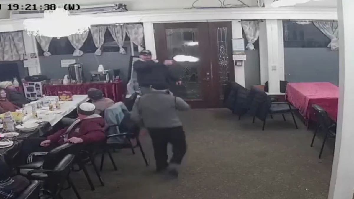 Man fires blanks into Jewish Community Center