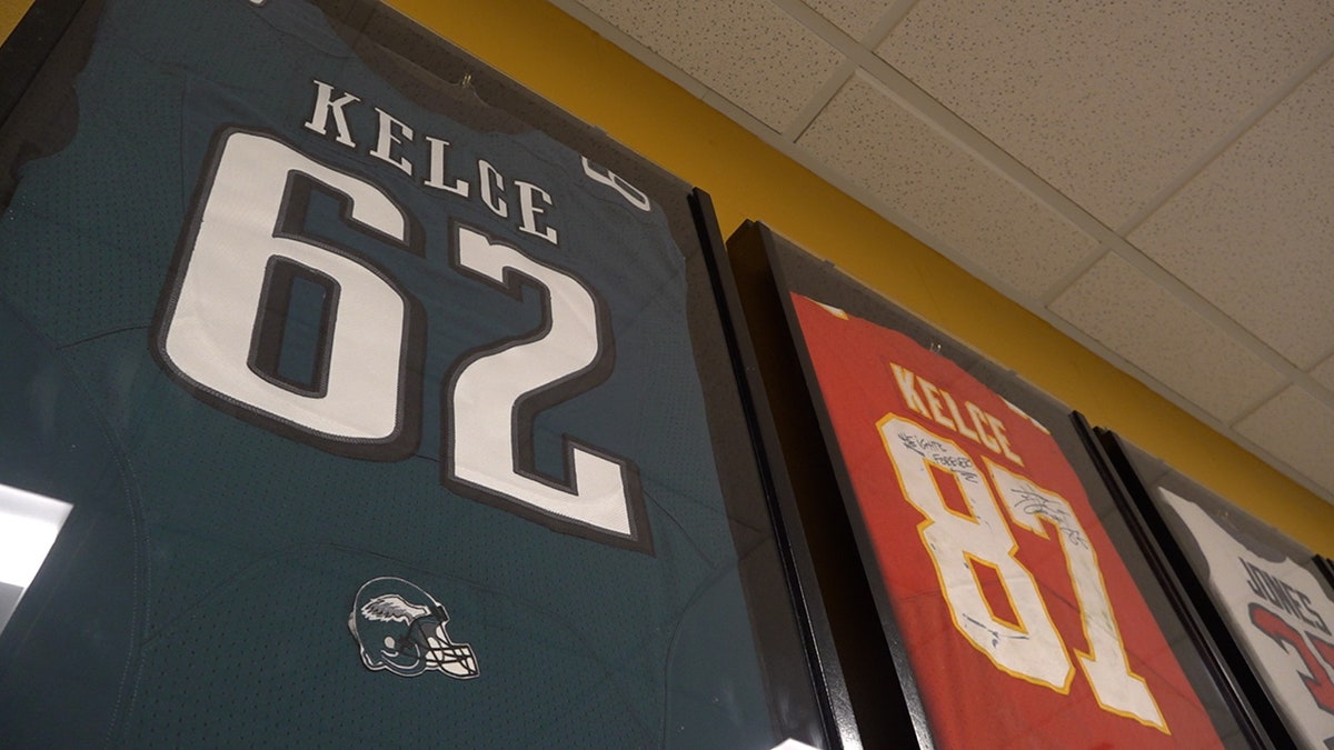 Kelce brothers prepare for Super Bowl showdown