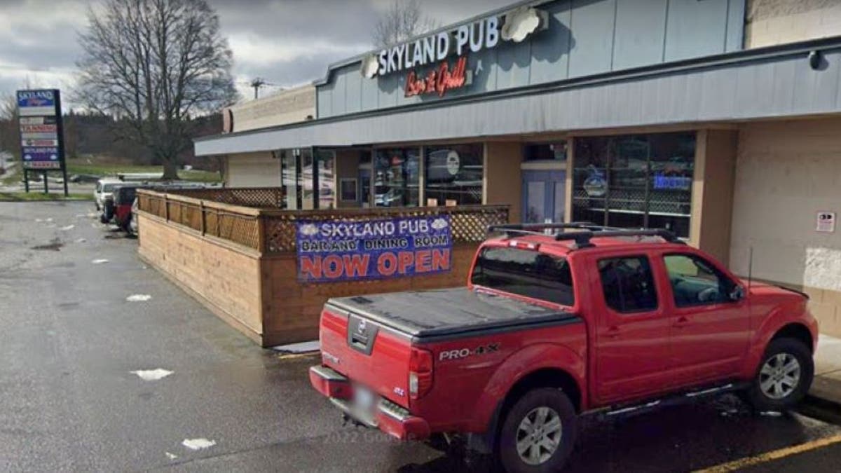 Skyland Pub in Troutdale, Oregon