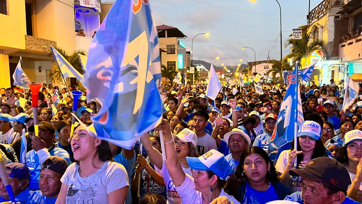 Omar Menéndez supporters in Ecuador