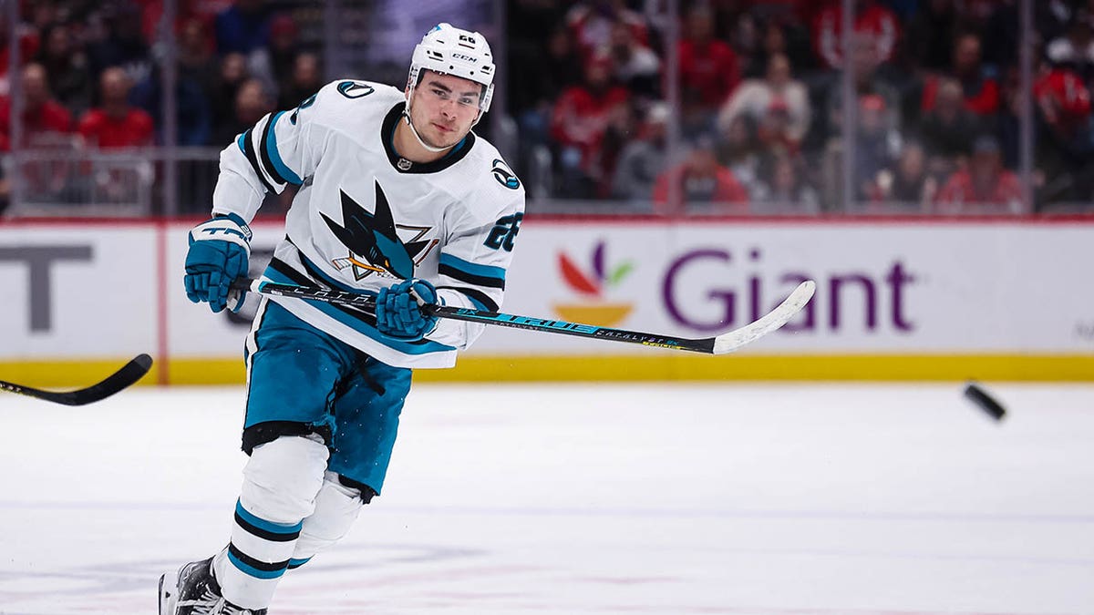 NHL rumors: Devils request 'final shot' for Sharks' Timo Meier