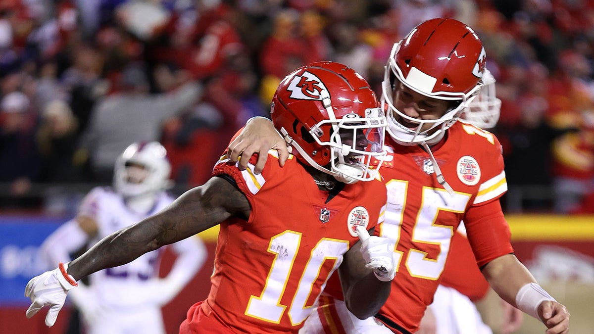 Tyreek Hill says this year’s Dolphins are better than Chiefs team he won Super Bowl with 1 Tyreek Hill celebrates with Patrick Mahomes