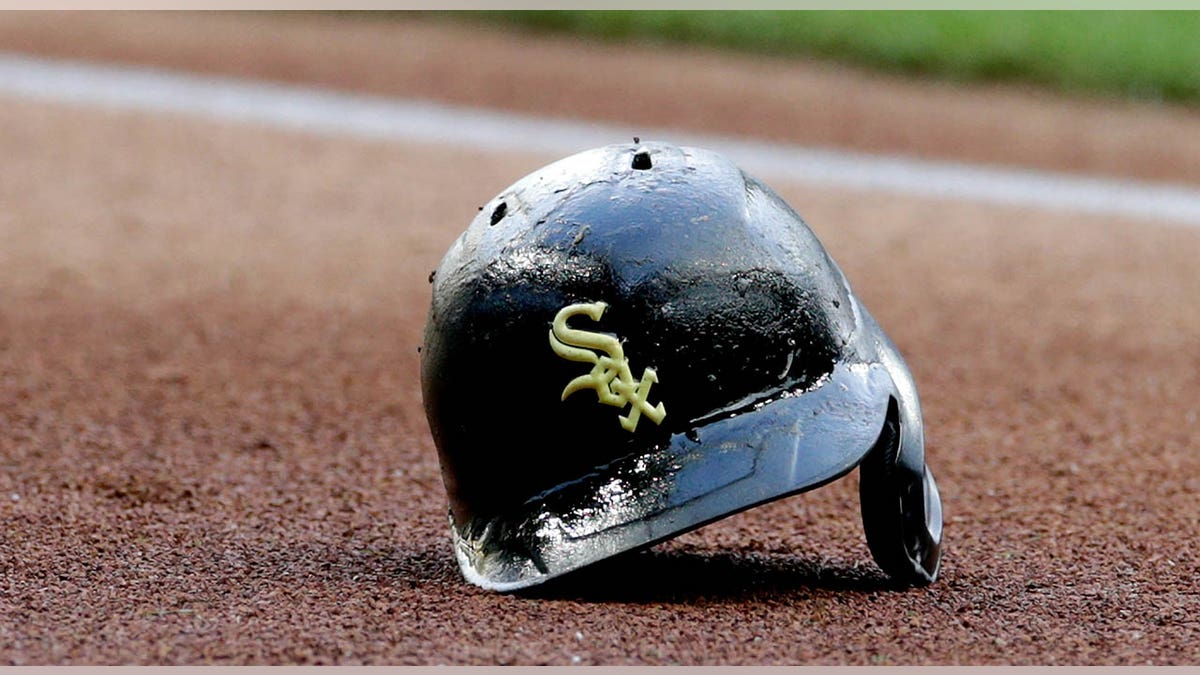White Sox Minor Leaguer Anderson Comas Announces He Is Gay - The
