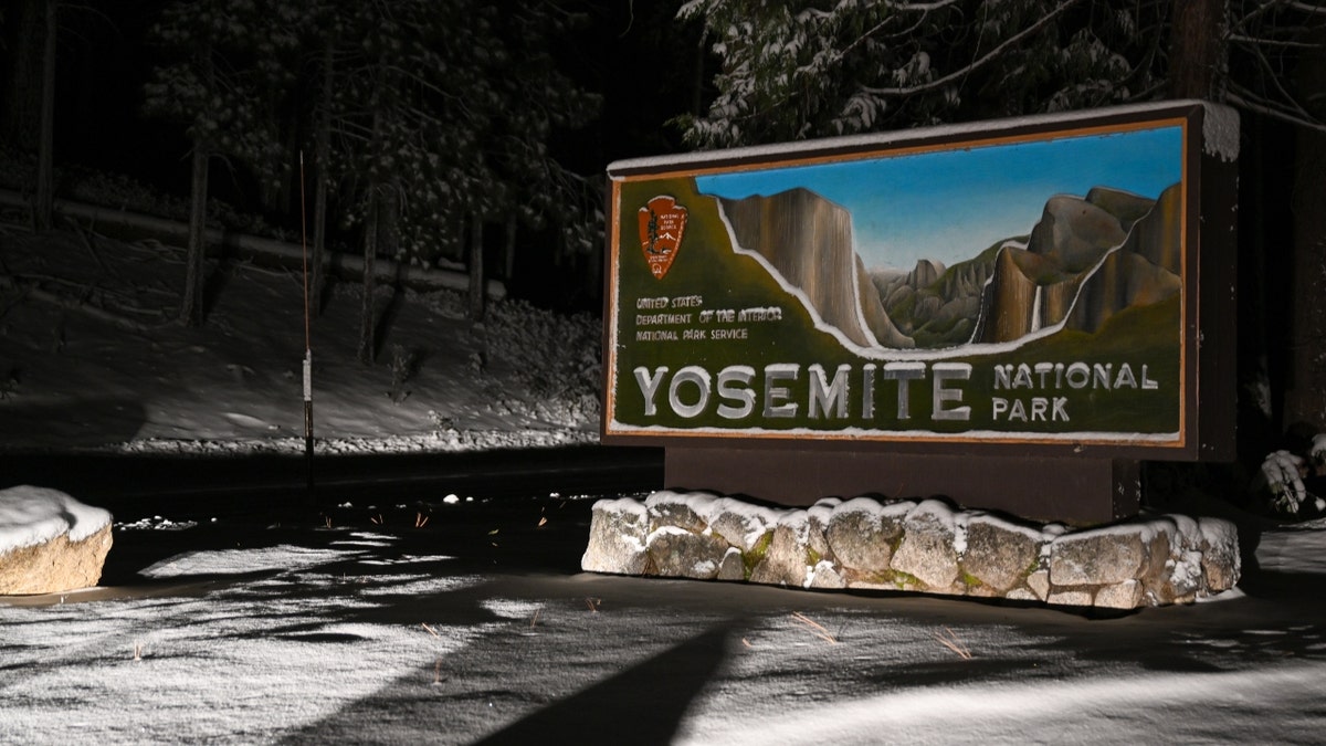 A Yosemite National Park welcome sign