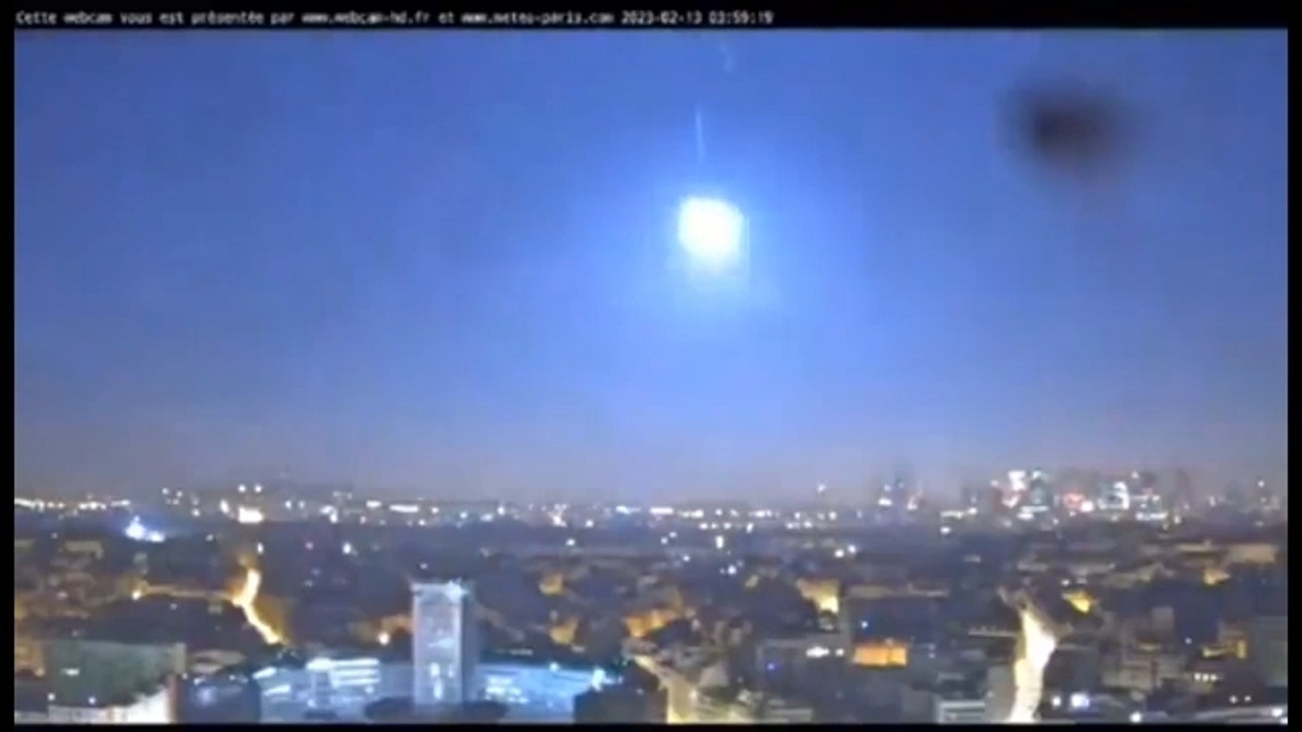 asteroid over paris