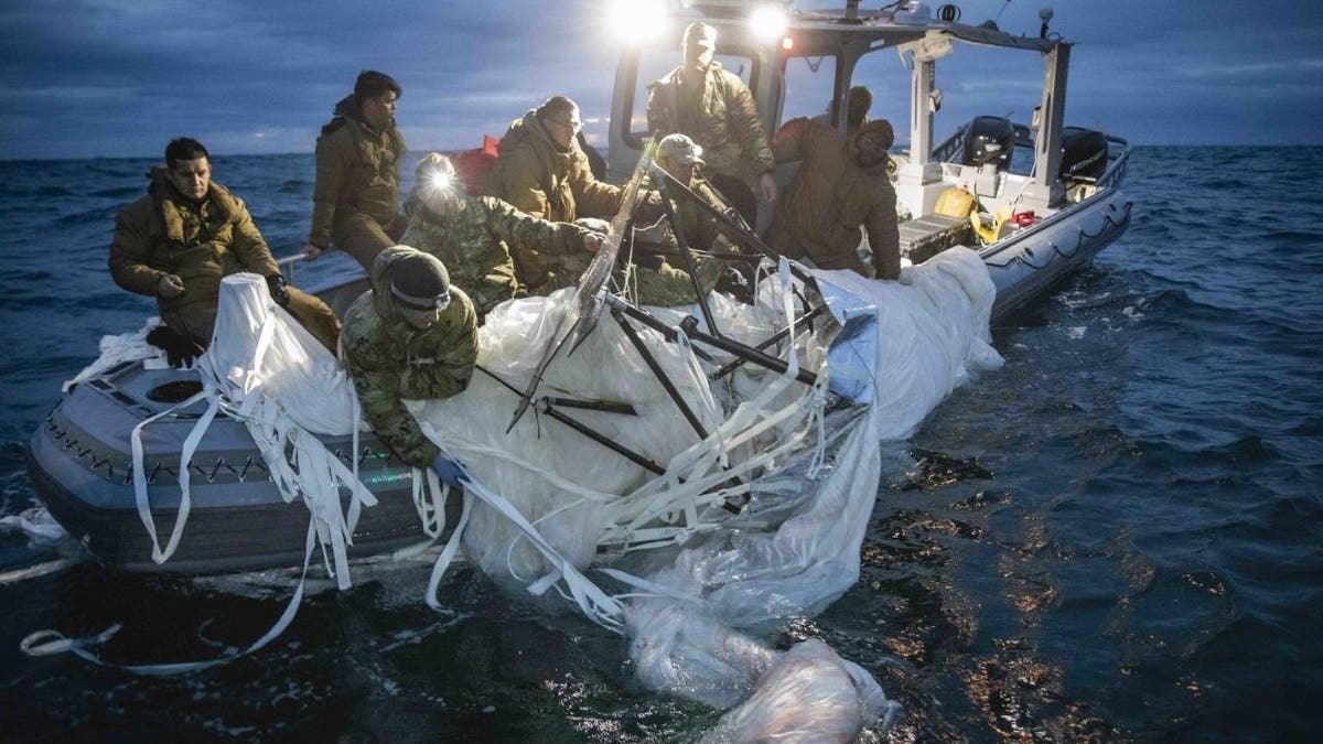 Chinese Balloon recovery onto boat