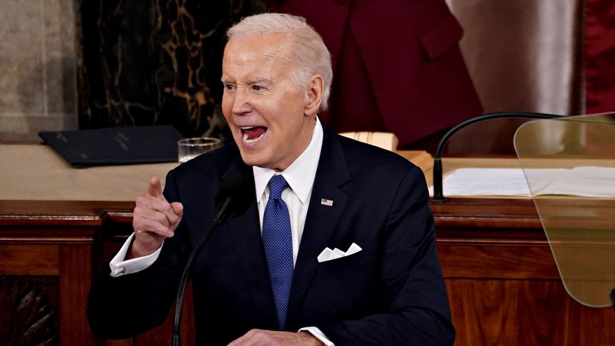 Biden yelling at State of the Union