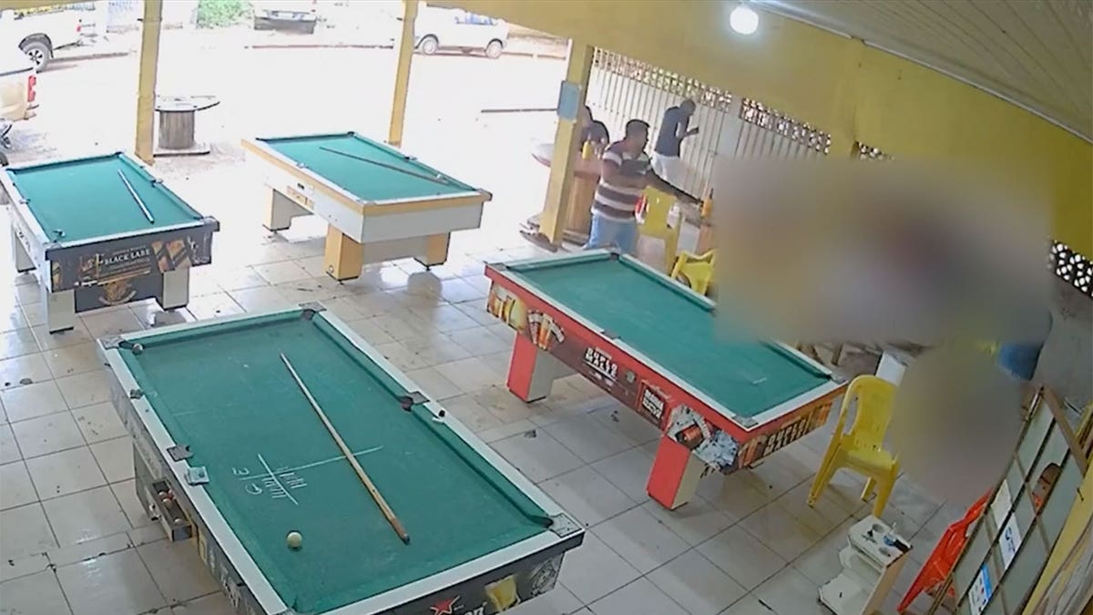 Gunman kills 7 at pool hall during daytime