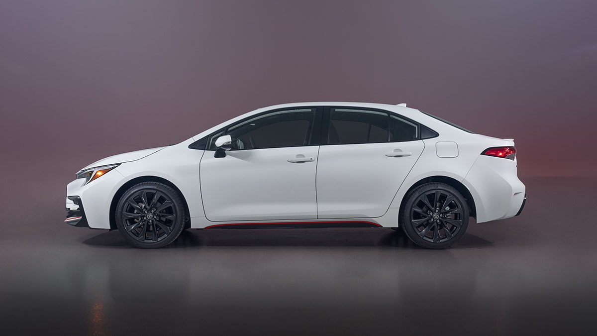 toyota corolla hybrid