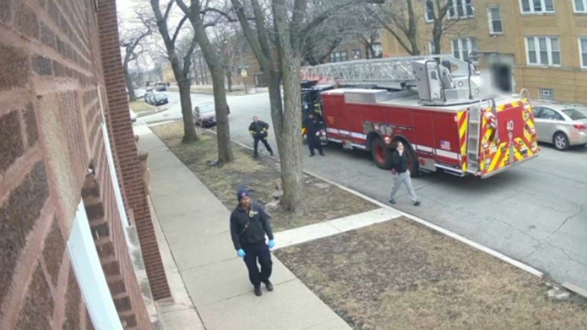 Video Shows Off-duty Chicago Cop In Deadly Shooting Of Assailant: 'I ...