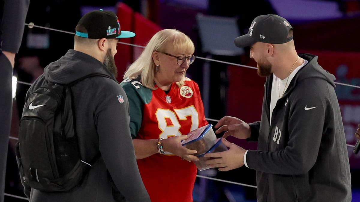 Kelce brothers with mom